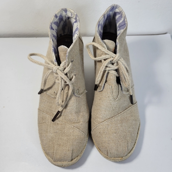 Womans Toms Beige Espadrille Lace up Wedge Booties 3Inch Heel Size 8 - Picture 4 of 9